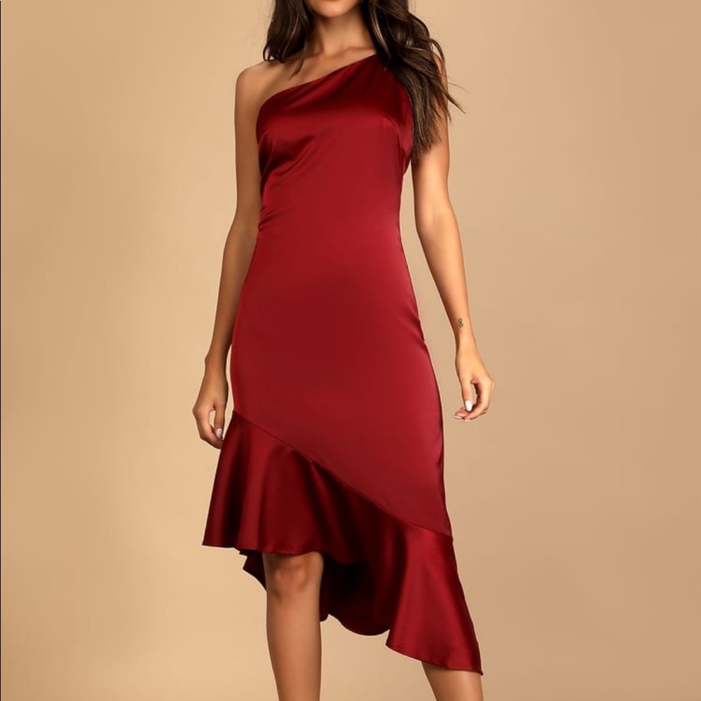 Lulu’s One Shoulder Red Satin Midi Dress SMALL